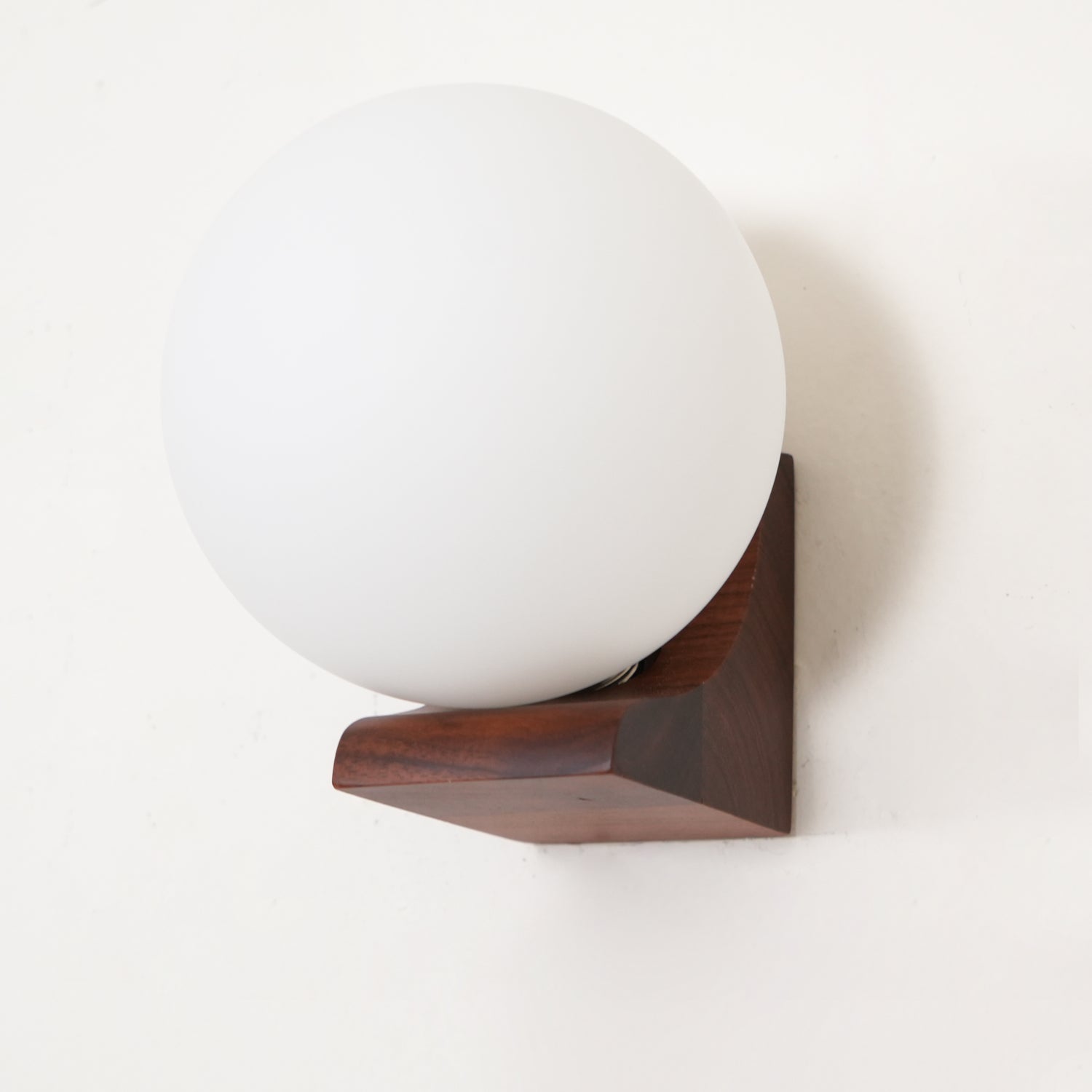 Lyso Orb Wandlamp