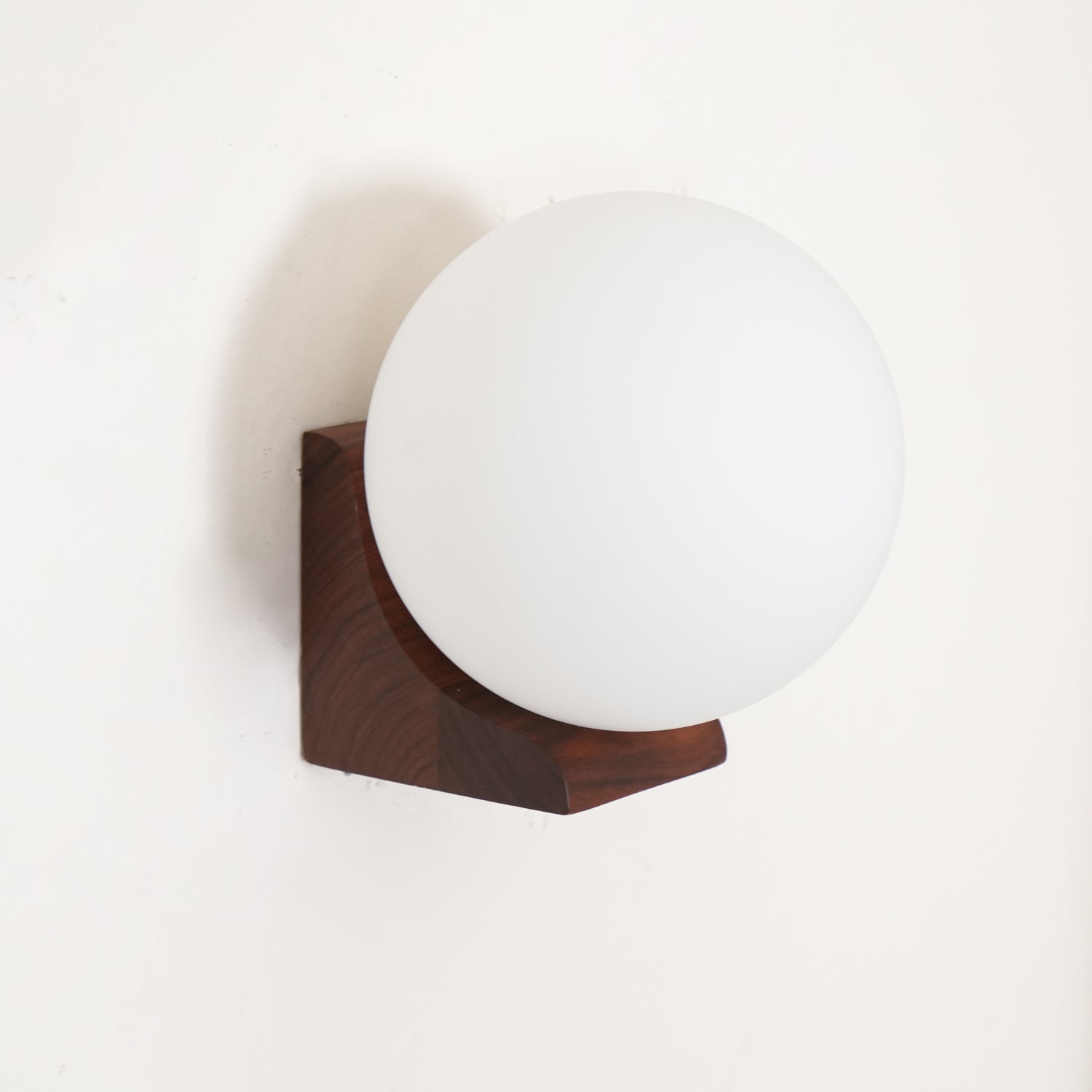 Lyso Orb Wandlamp