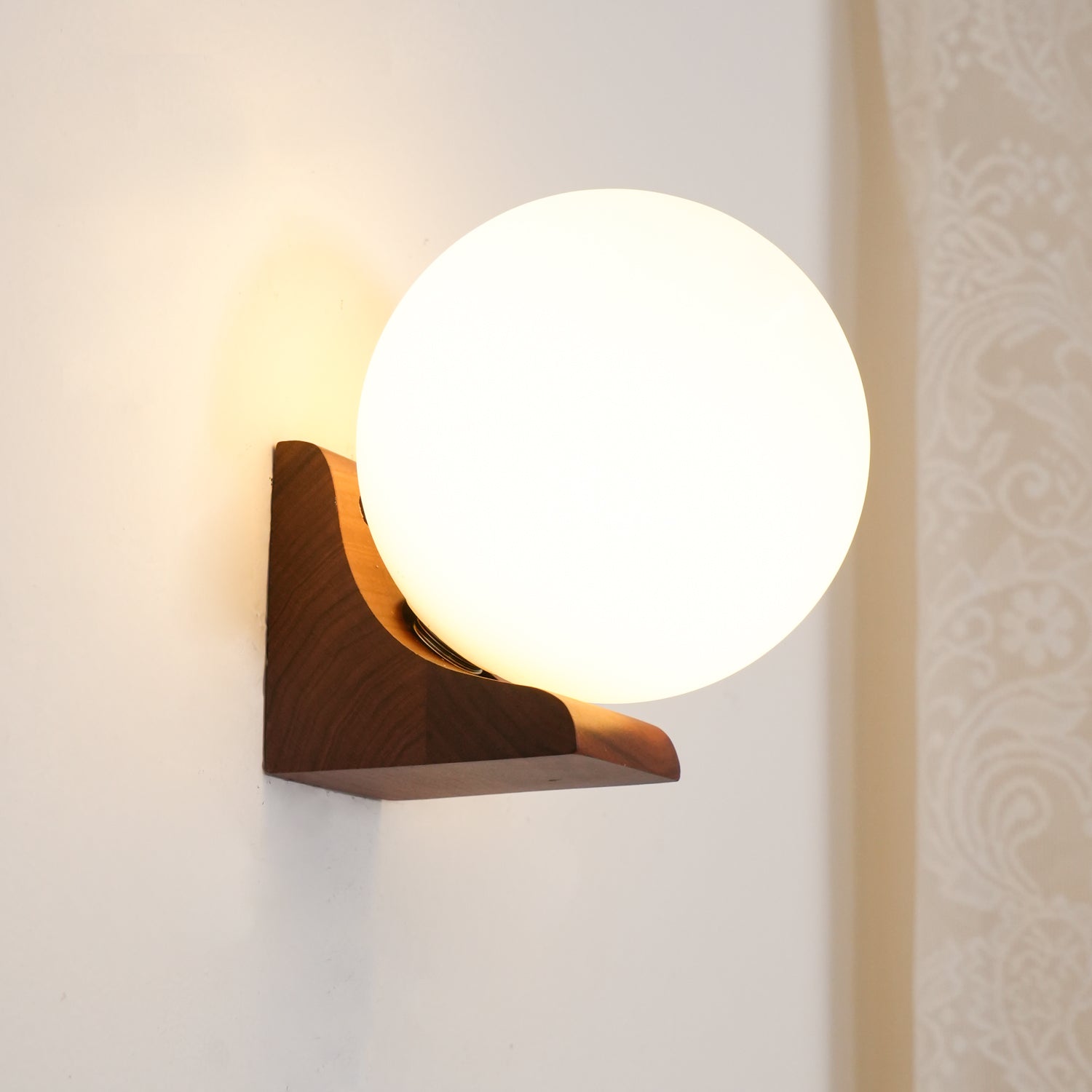 Lyso Orb Wandlamp