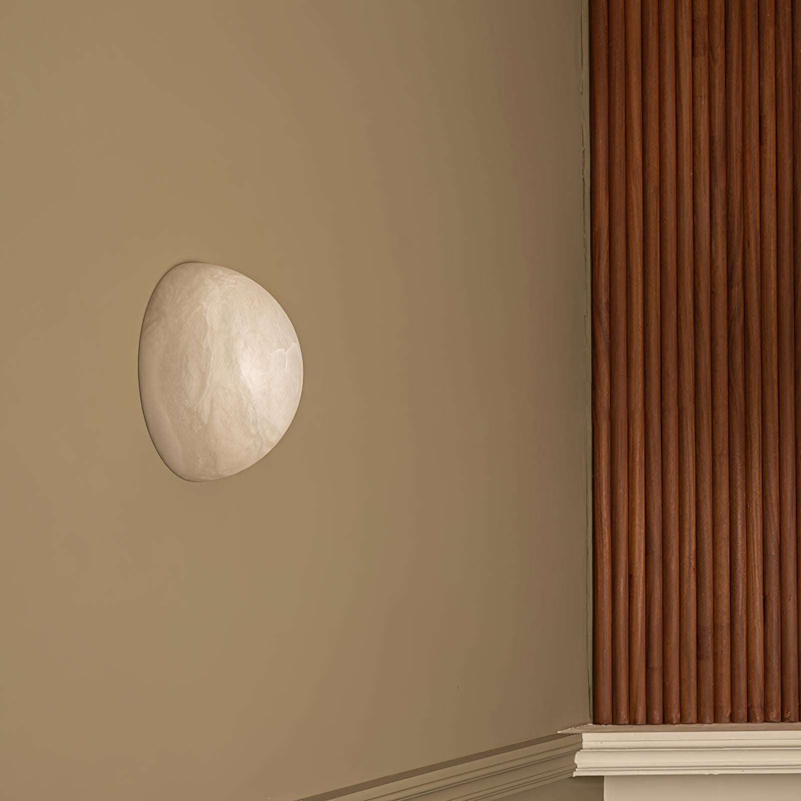 Clobe Albasten Wandlamp