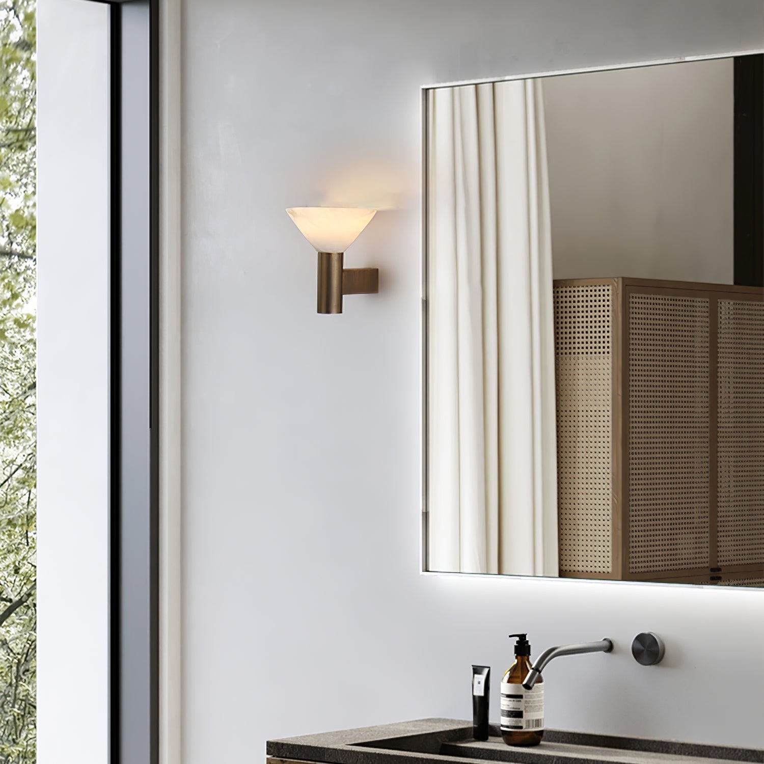 Atello Albasten Wandlamp