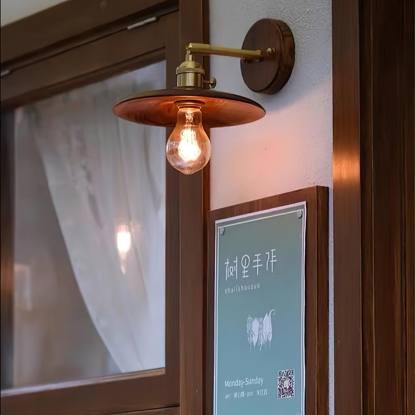 Coniwa Houten Wandlamp