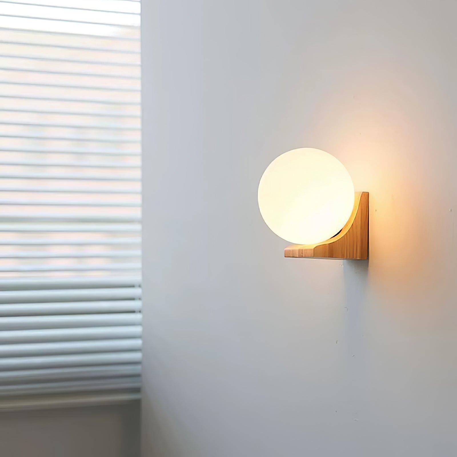 Lyso Orb Wandlamp