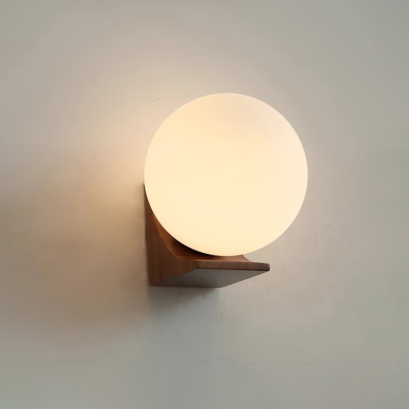 Lyso Orb Wandlamp