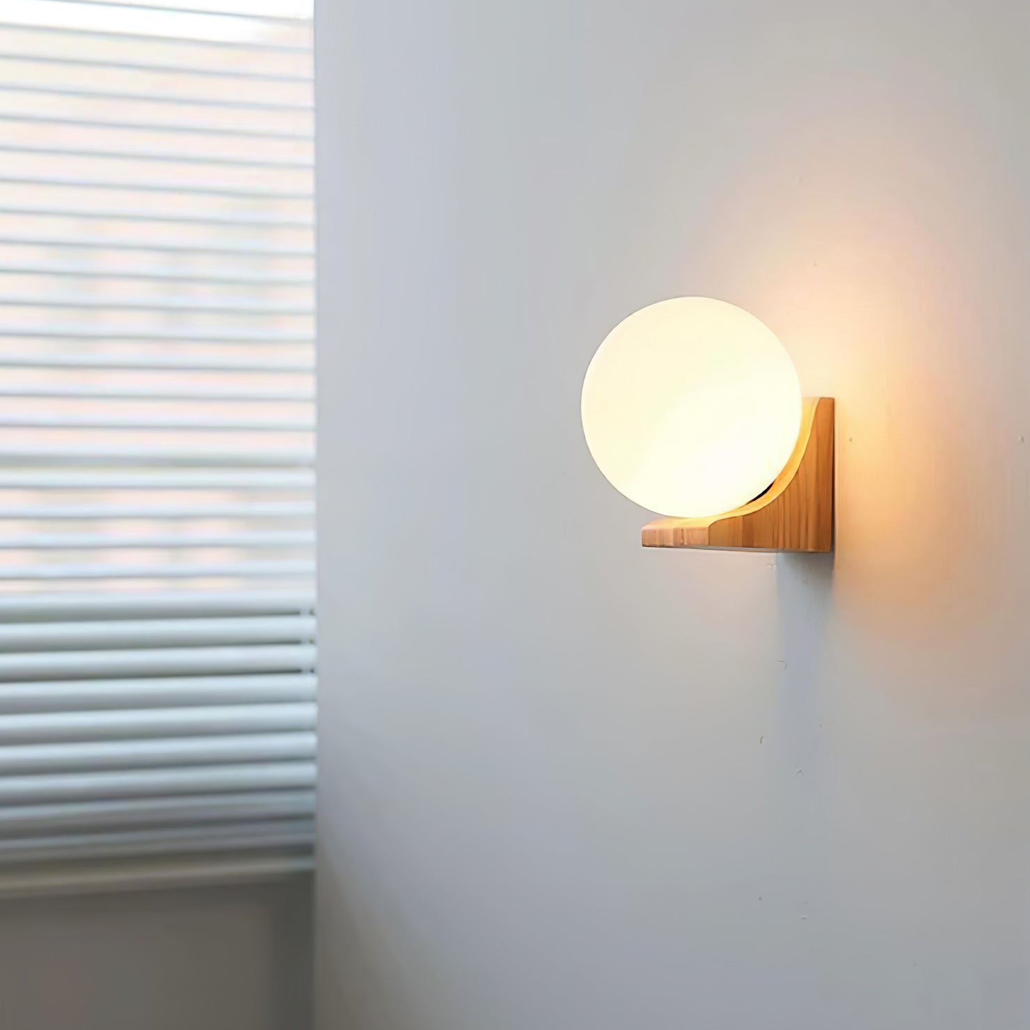 Lyso Orb Wandlamp