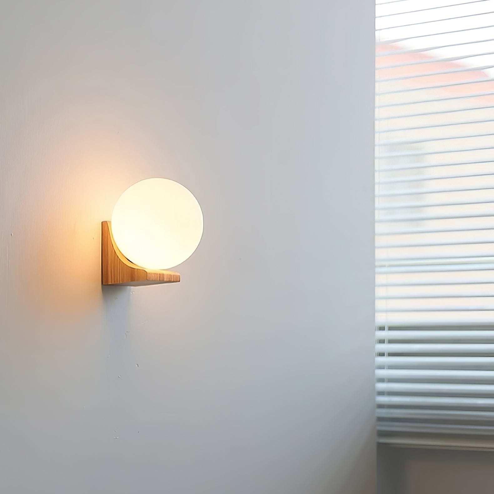 Lyso Orb Wandlamp