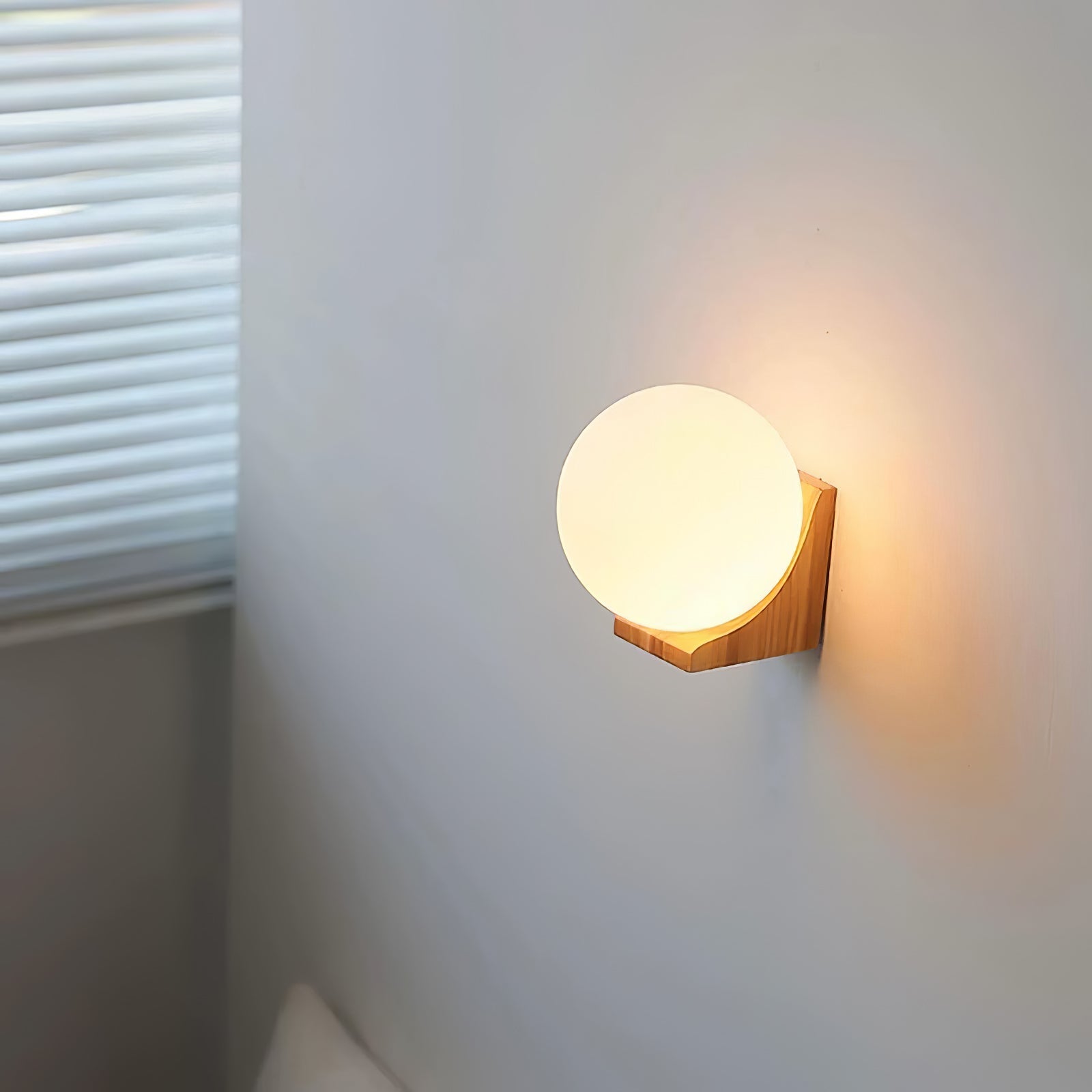 Lyso Orb Wandlamp