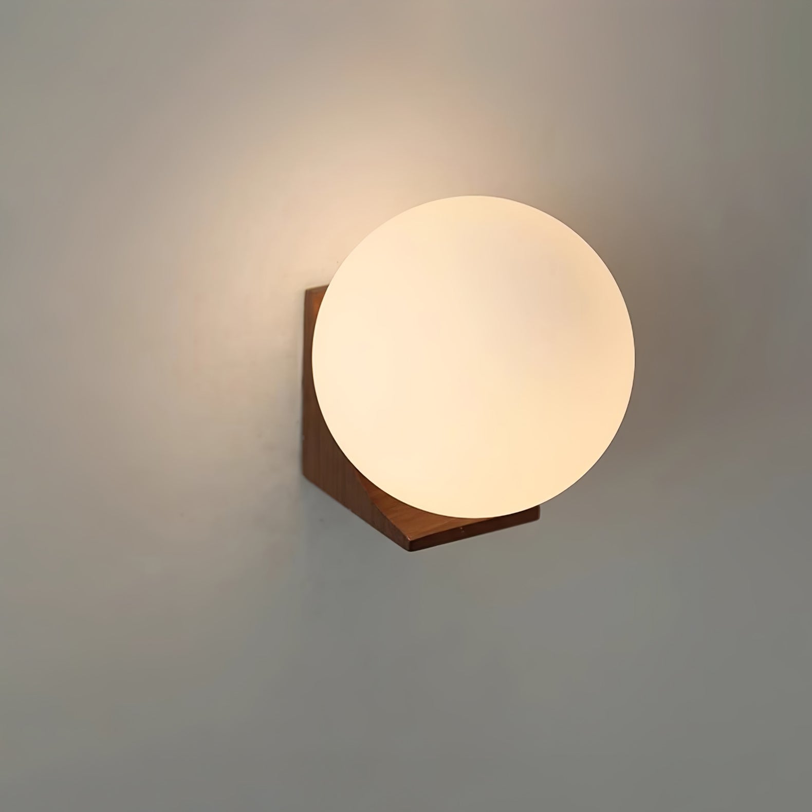 Lyso Orb Wandlamp
