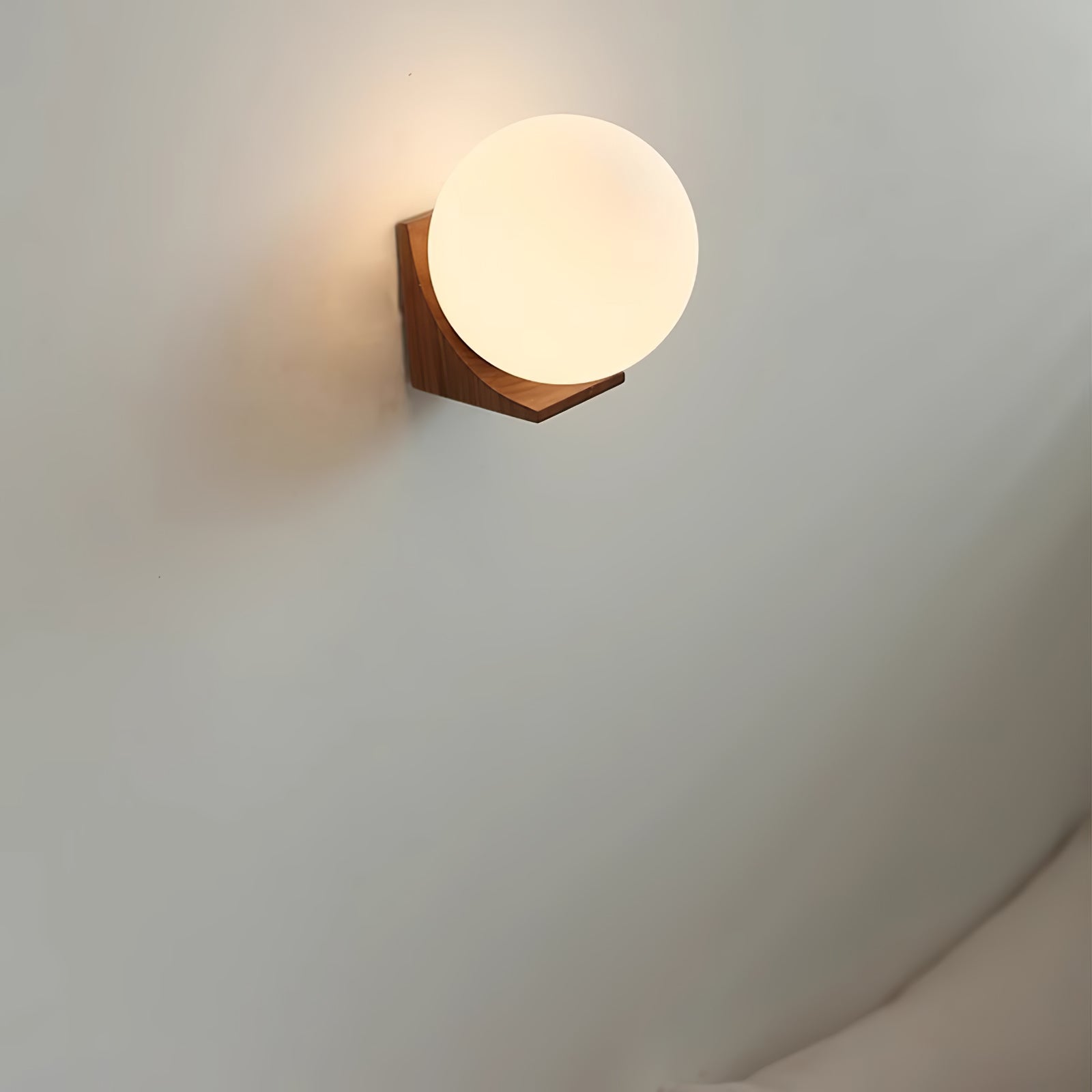 Lyso Orb Wandlamp