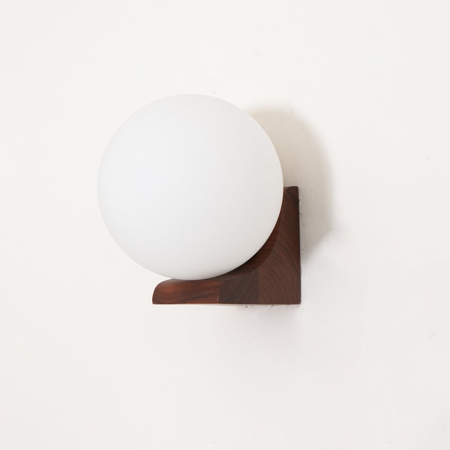 Lyso Orb Wandlamp