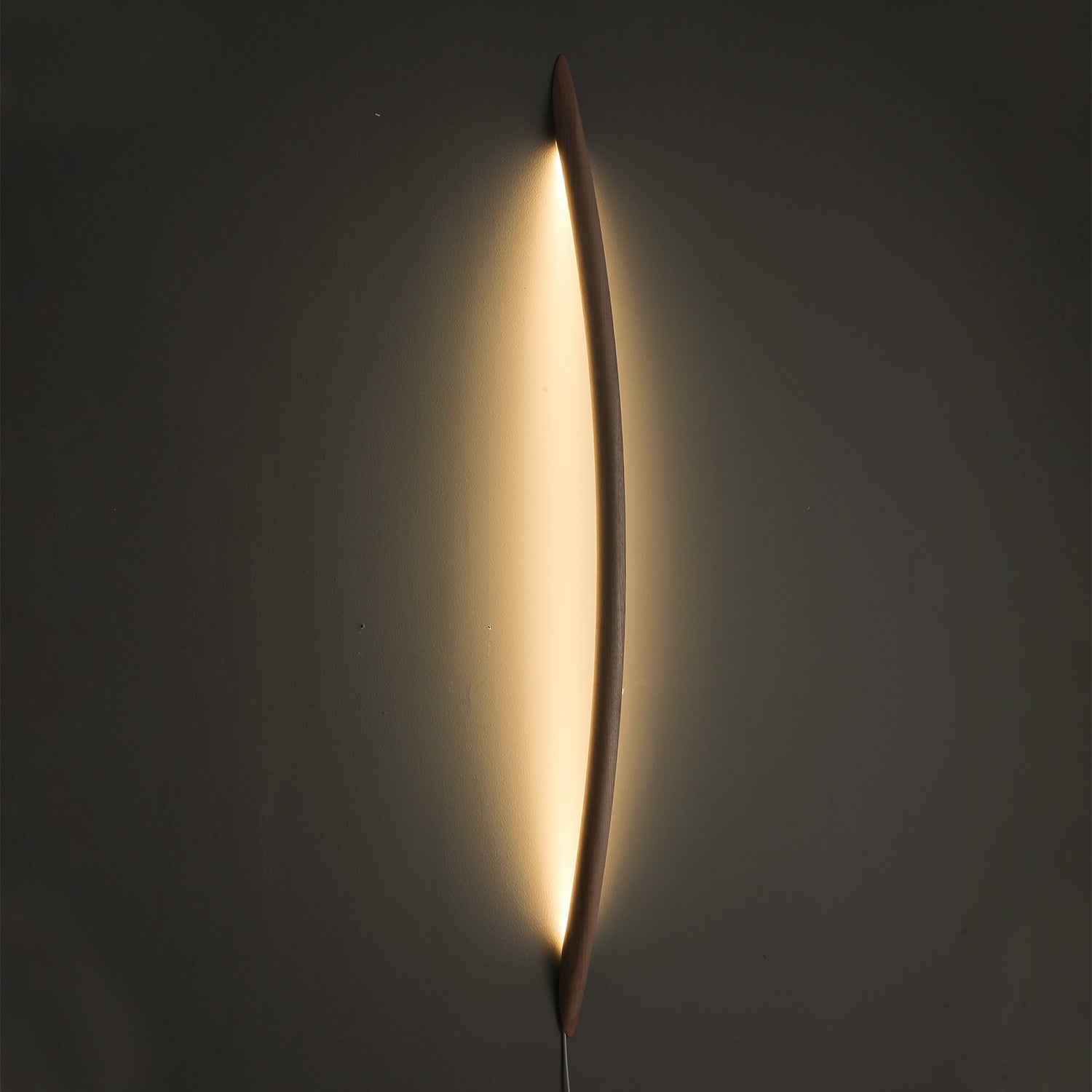 Lonema Gebogen Houten Wandlamp