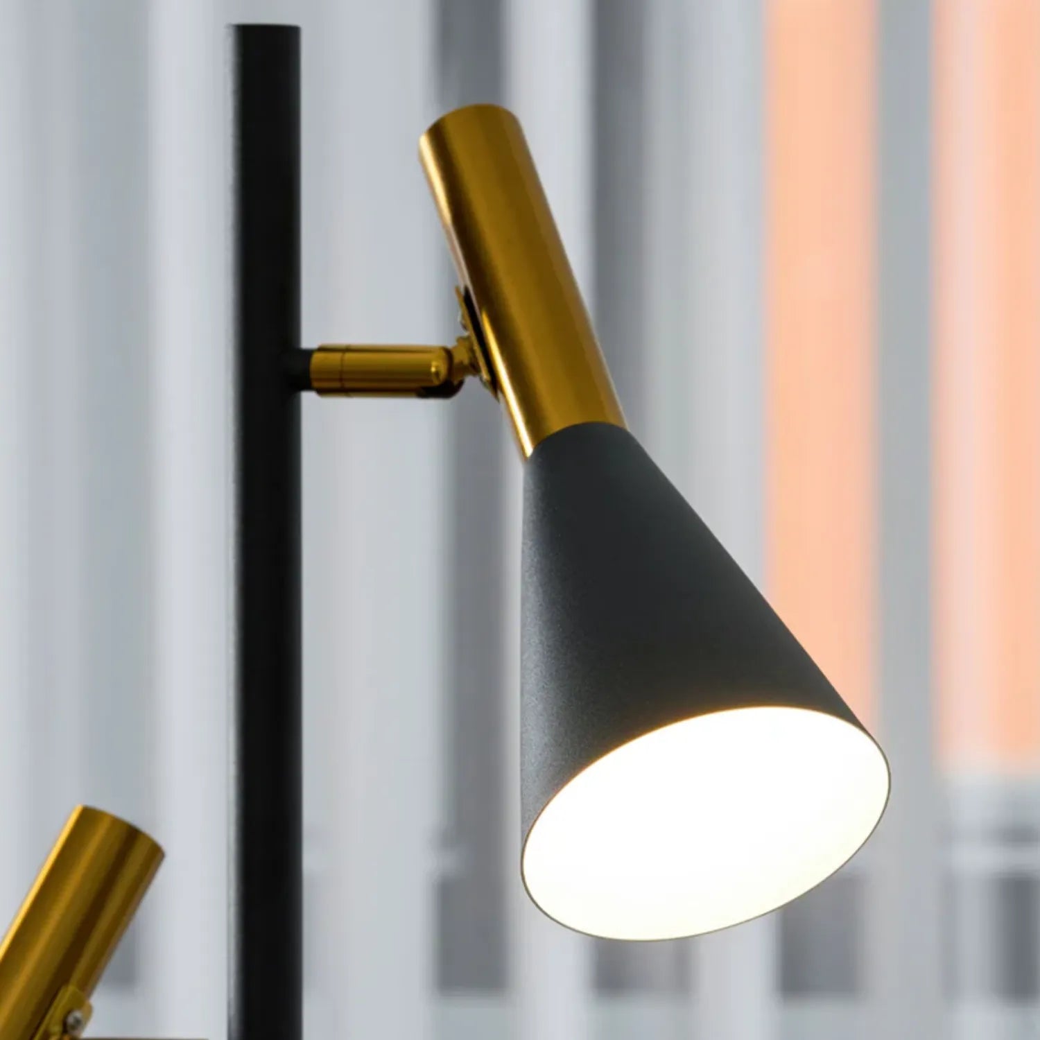 Leron Vloerlamp