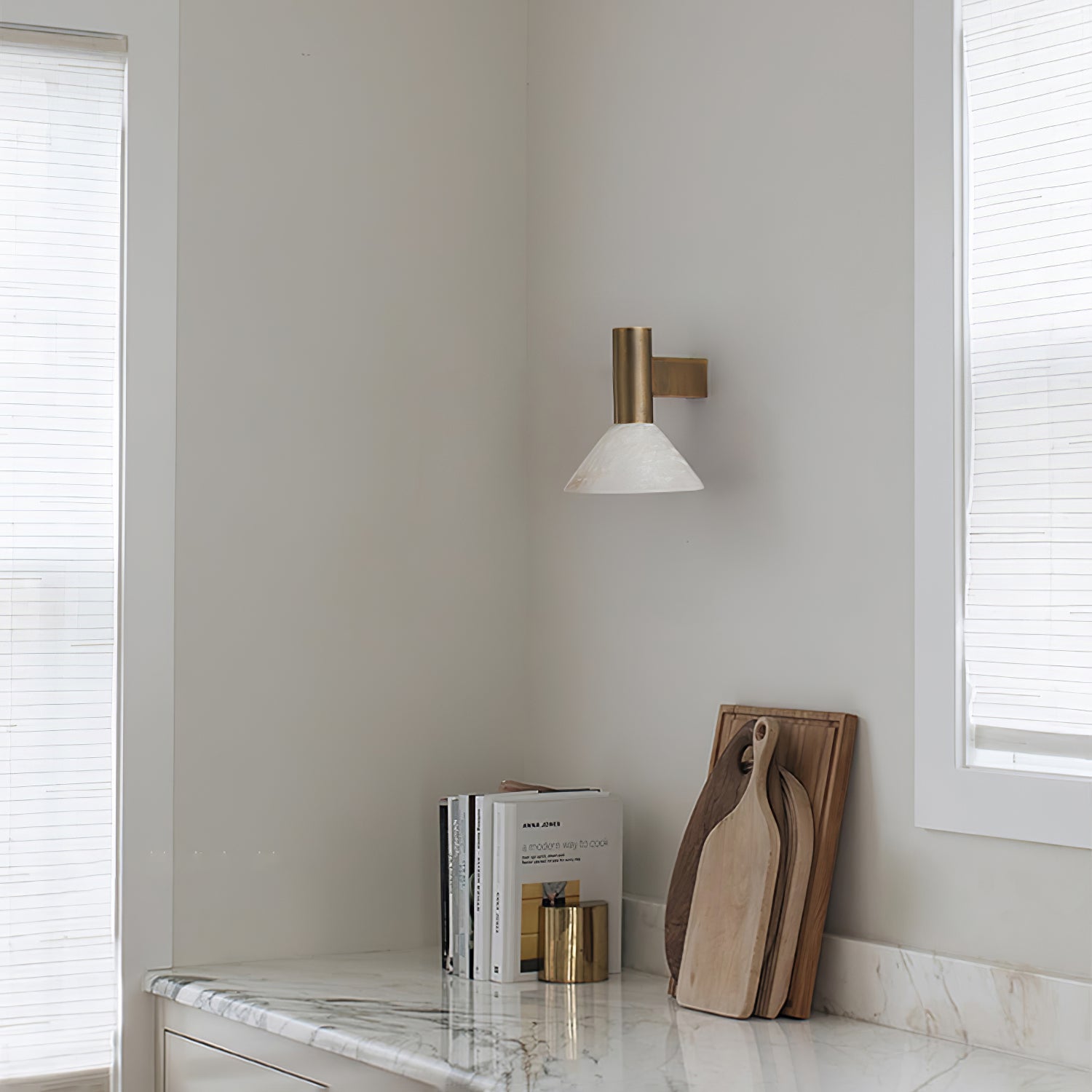 Atello Albasten Wandlamp
