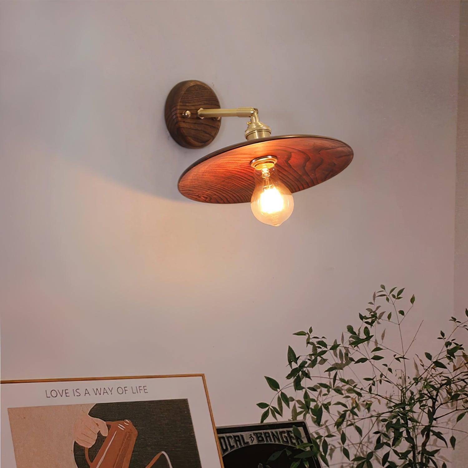 Coniwa Houten Wandlamp